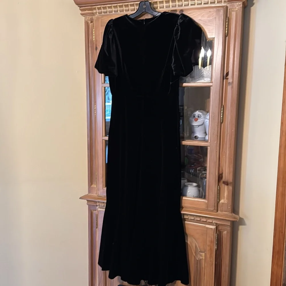 Tuckernuck Black Velvet Nicolette Midi Dress - Picture 4 of 4